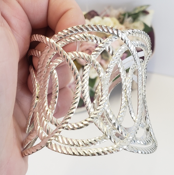 Gorgeous Bright Silver tone Cuff Bracelet - Picture 2 of 6